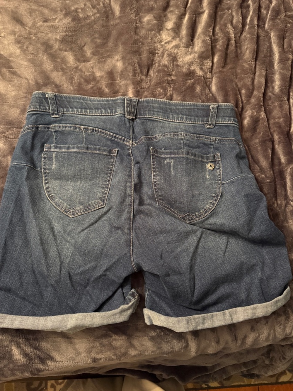 Dark Blue Denim Democracy Rolled Hem Women’s Shorts size 14 - Picture 2 of 3